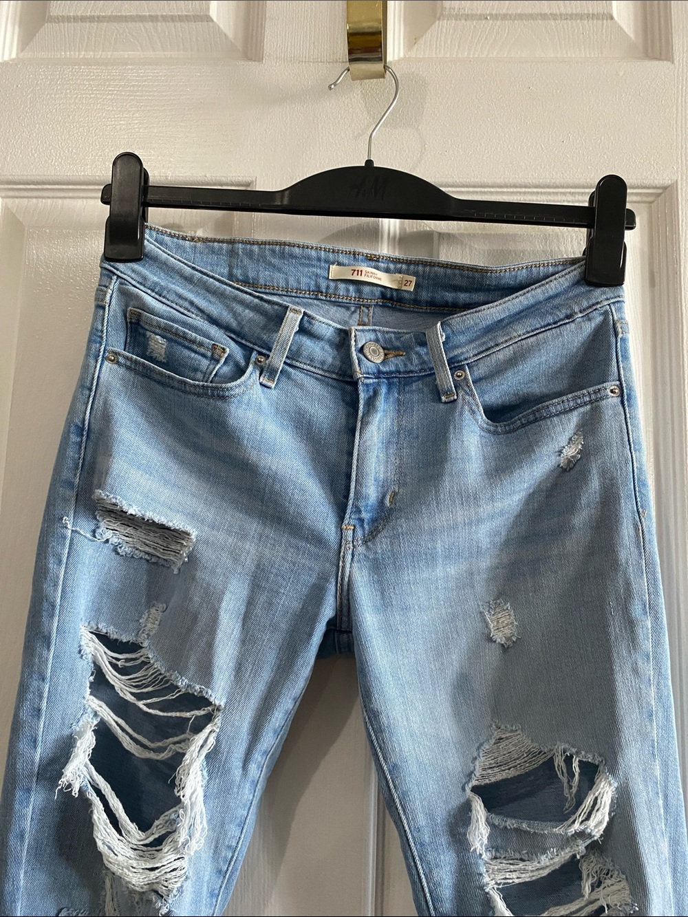 Levi’s 711 Skinny Jeans W27 L30 Distressed Light Wash Denim | kmcloset26 - Picture 5 of 12